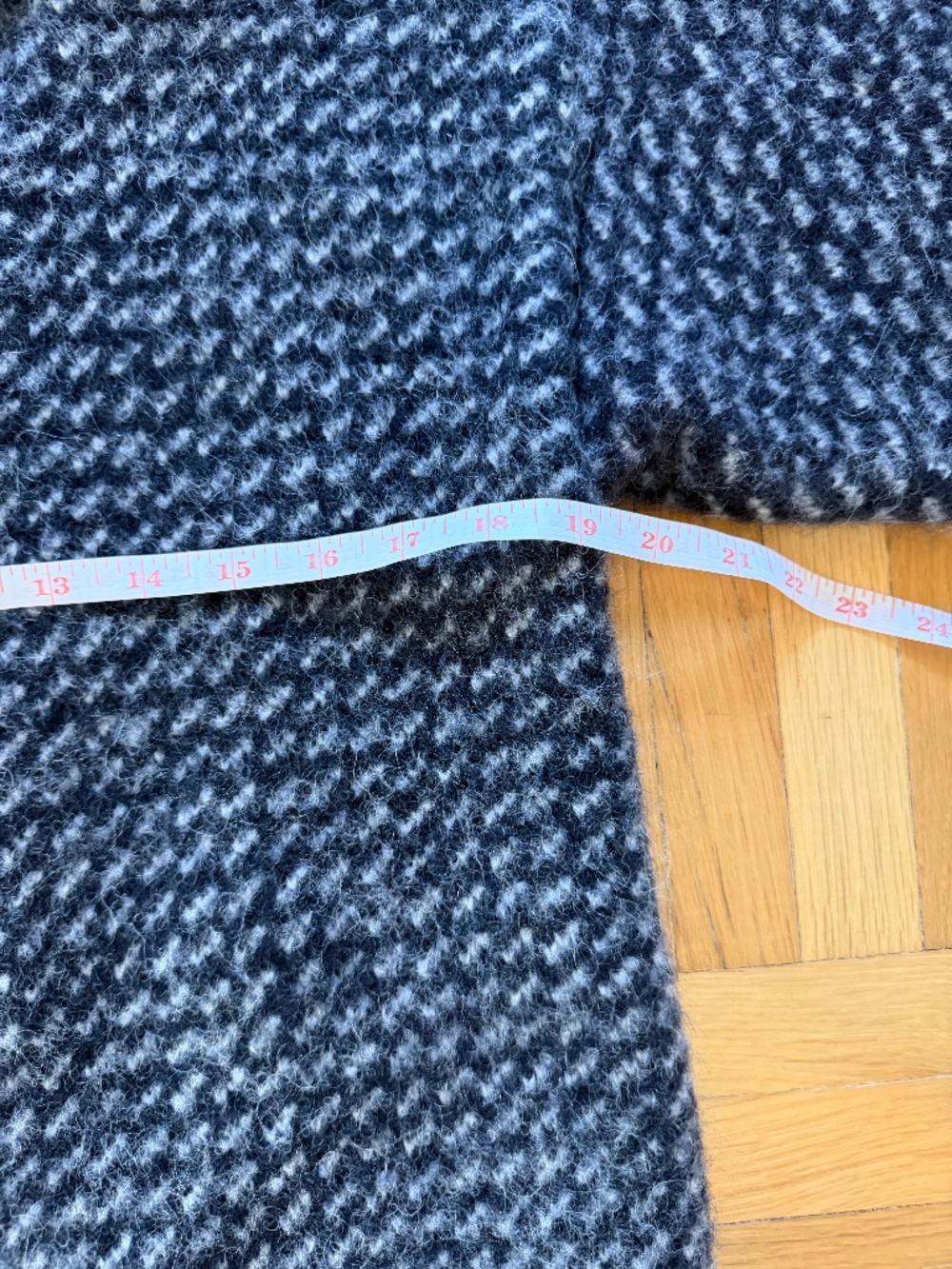 Vintage Roots Wool Cardigan - Picture 3 of 9